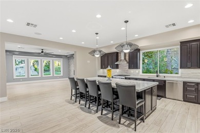 Extraordinary golf course estate positioned on a private street - photo 9