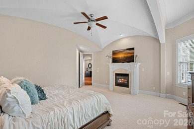 Discover the space, flexibility, and golf-course community - photo 4