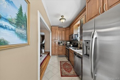 Brick detached single family house located in vibrant - photo 5