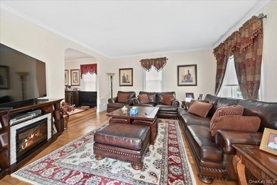 Brick detached single family house located in vibrant - photo 7
