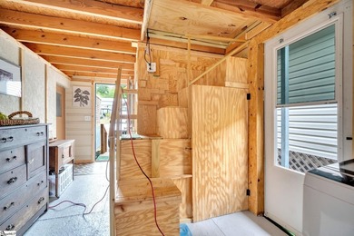 Welcome to 1204 Hanover Dr. in Westminster, SC! This charming - photo 7