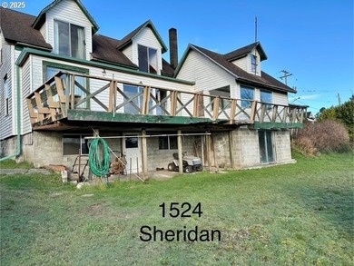 Coos Bay Home For Sale in Northbend Oregon