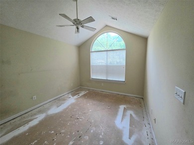 GATED COMMUNITY RESORT-STYLE LIVING! Charming Patio-Home Style - photo 12