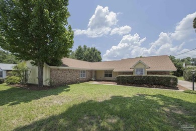 This 3 Bedroom, 2 Full Bath one story, brick home is 1,824 sq - photo 2