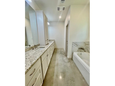Beautiful new 3/2 custom all Electric home by Clay Lane Homes on - photo 16