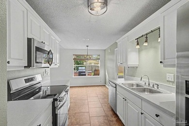 Welcome home to this beautiful all-brick 3 bedroom, 2 bathroom - photo 3