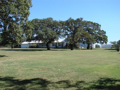 On 37 acres of pasture, with two ponds and mature trees - photo 5