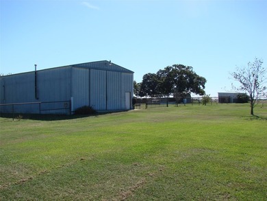 On 37 acres of pasture, with two ponds and mature trees - photo 10