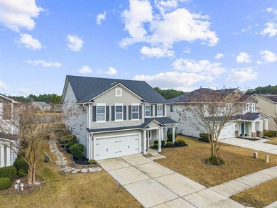 Welcome home to this beautiful 3,440 sq ft pond-front property - photo 4