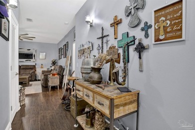 Welcome to this beautifully maintained Craftsman-style home - photo 3