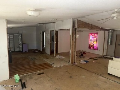Lots of potential with this 4 bedroom 2 bathroom manufactured - photo 8