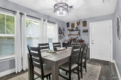 Welcome to this beautifully maintained Craftsman-style home - photo 8