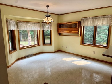 Welcome to your Northwoods retreat, perfectly positioned in the - photo 12