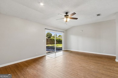 Located in popular neighborhood just minutes from Kings Bay - photo 13