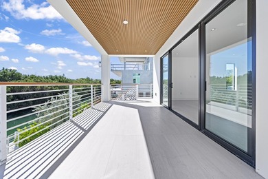 Exceptional Brand New Waterfront Home in a prime Plantation Key - photo 14