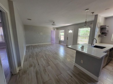 Updated Duplex in the heart of Hollywood! Centrally located just - photo 8
