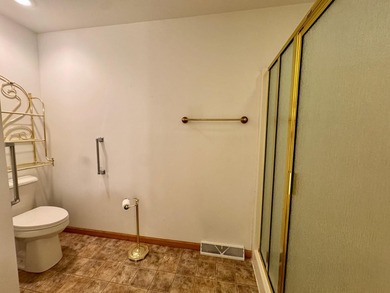 Welcome to your Northwoods retreat, perfectly positioned in the - photo 22