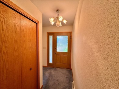 Welcome to your Northwoods retreat, perfectly positioned in the - photo 23
