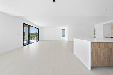 Exceptional Brand New Waterfront Home in a prime Plantation Key - photo 27