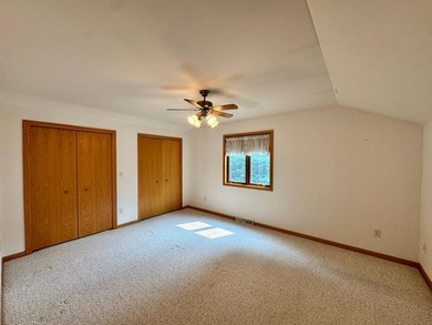 Welcome to your Northwoods retreat, perfectly positioned in the - photo 27