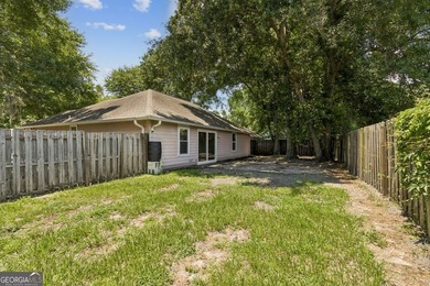 Located in popular neighborhood just minutes from Kings Bay - photo 29
