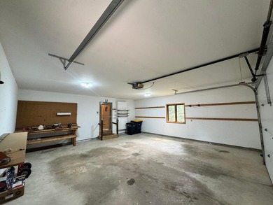Welcome to your Northwoods retreat, perfectly positioned in the - photo 32
