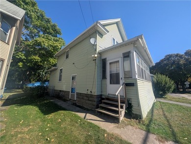 Another Rockin' Rochester Property! Charming 2-bedroom, 1-bath - photo 3