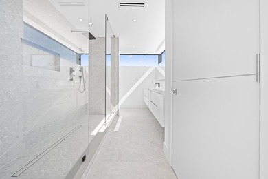 Exceptional Brand New Waterfront Home in a prime Plantation Key - photo 47