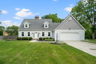 Lovely maintained by its original owners, this 1965 sq ft home - photo 1
