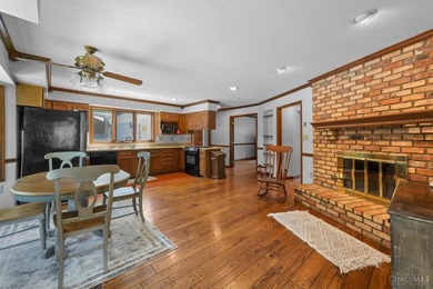 Lovely maintained by its original owners, this 1965 sq ft home - photo 4