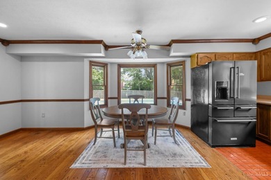 Lovely maintained by its original owners, this 1965 sq ft home - photo 7