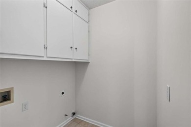Move-In Ready Ranch in an Unbeatable Location! Welcome to this - photo 17