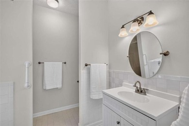 Move-In Ready Ranch in an Unbeatable Location! Welcome to this - photo 19