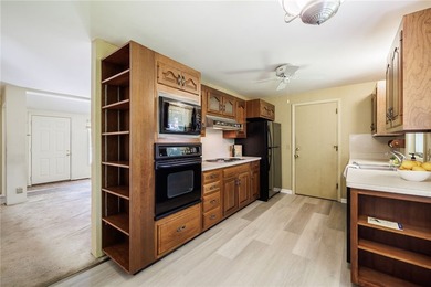 Spacious 3-bedroom, 1.5-bath ranch with over 1500 square feet - photo 2