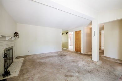 Spacious 3-bedroom, 1.5-bath ranch with over 1500 square feet - photo 7