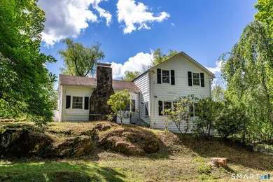This antique home, originally built in the 1700s, has been - photo 1
