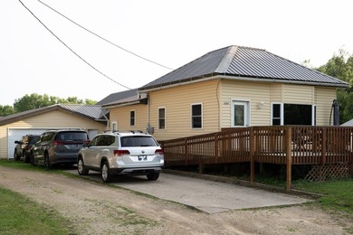 Cute opportunity for small-town living in Readstown! - photo 11