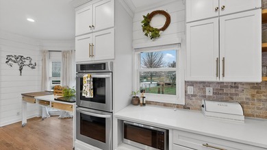 Country living at it's best. 15 acre farmstead ready for your - photo 14