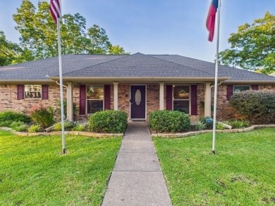 Lake Home For Sale in Gun Barrel City, Texas