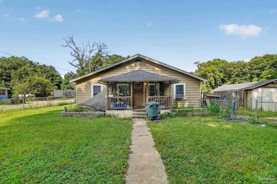 Charming 3-bedroom, 1-bath home offering a functional layout - photo 1