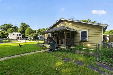 Charming 3-bedroom, 1-bath home offering a functional layout - photo 5