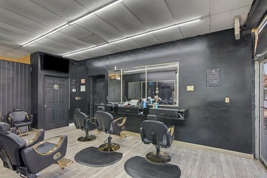 Looking for a Turnkey business opportunity? This fully equipped - photo 4