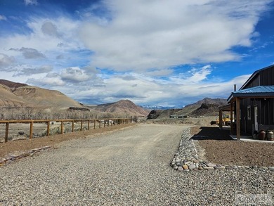 This custom-built Barn dominium on 1.5 acres of fully fenced - photo 6