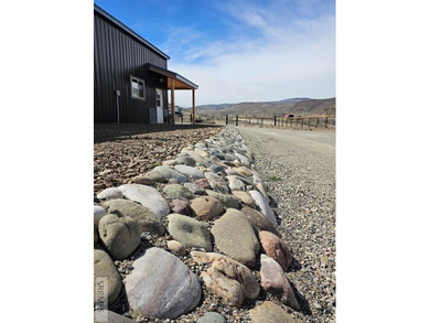 This custom-built Barn dominium on 1.5 acres of fully fenced - photo 7