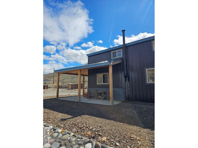This custom-built Barn dominium on 1.5 acres of fully fenced - photo 8