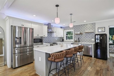 Welcome Home to this completely renovated, move-in ready, open - photo 2