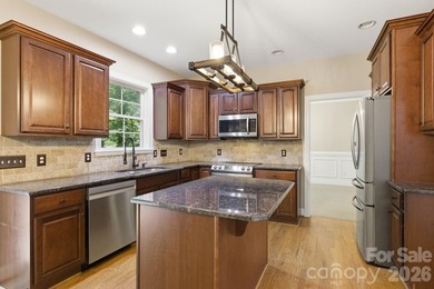 Welcome to your dream home! Discover your perfect retreat in the - photo 7