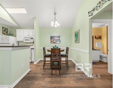 Fully-furnished, very well-maintained one-bedroom one bath condo - photo 9