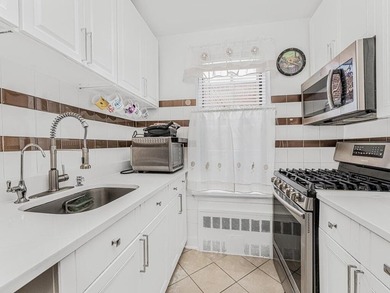 Welcome home to this beautifully updated one bedroom co-op - photo 7