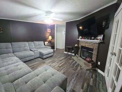 Enjoy the peace and privacy of country living in this - photo 15